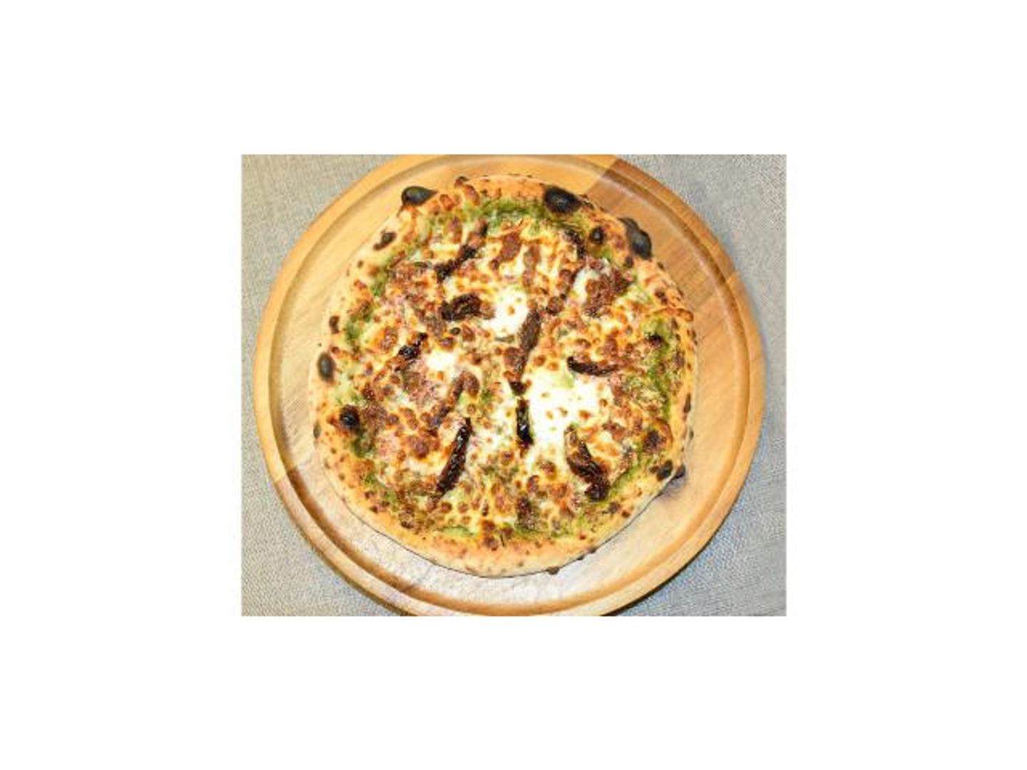 بيتزا دجاج البيستو - صغير