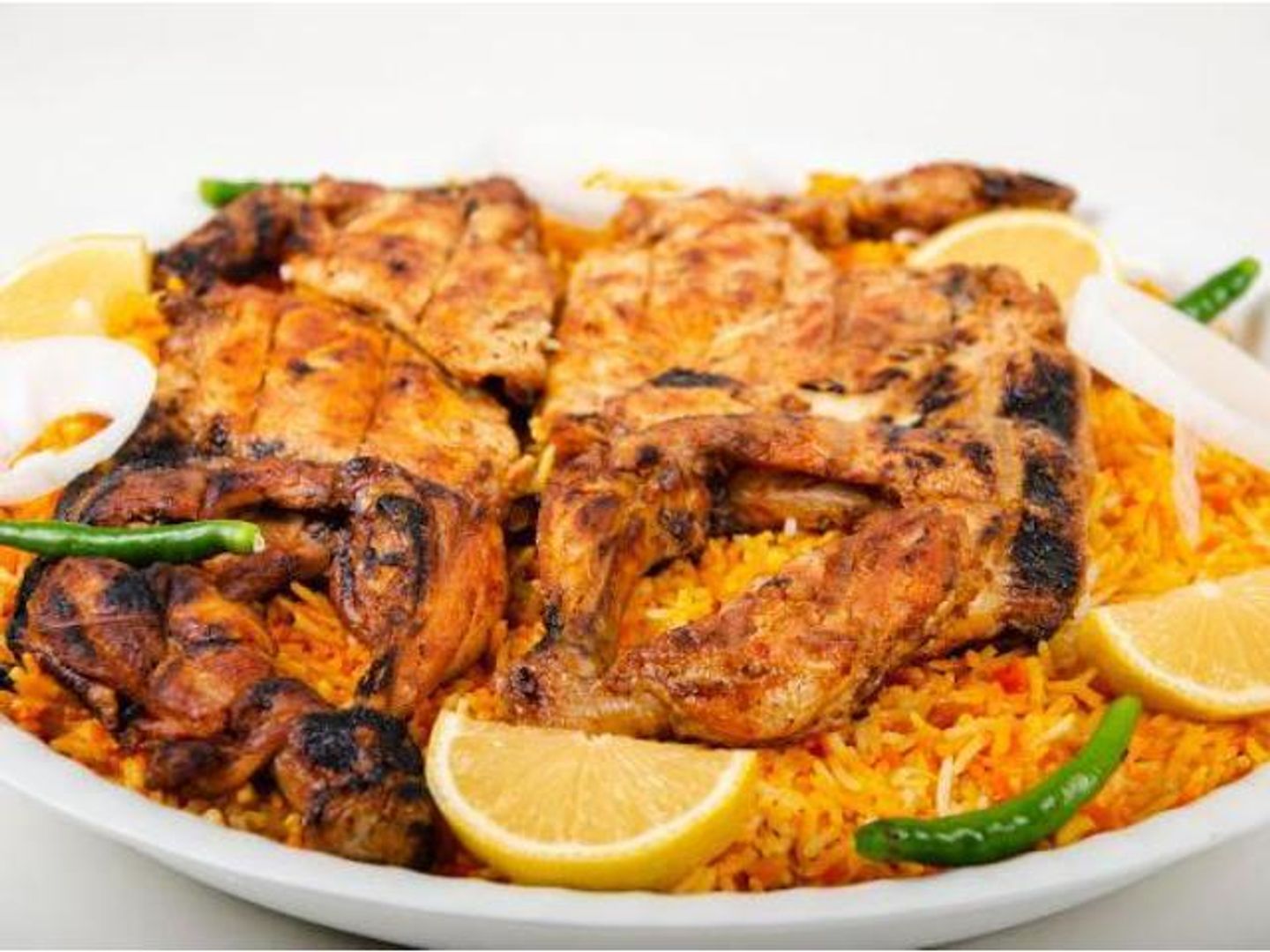 دجاج على الفحم رز بخاري حبه - صغير