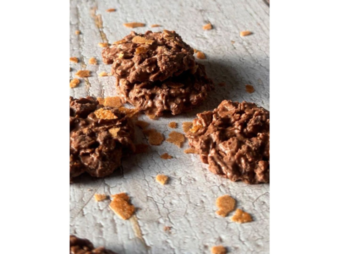 Belgian Chocolate With Feuilletine And Roasted Almonds - 25 Pcs