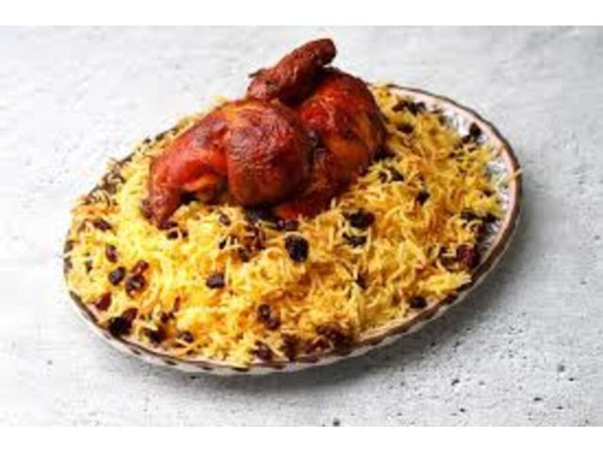 دجاج شواية مع رز بخاري - حبة دجاج كاملة