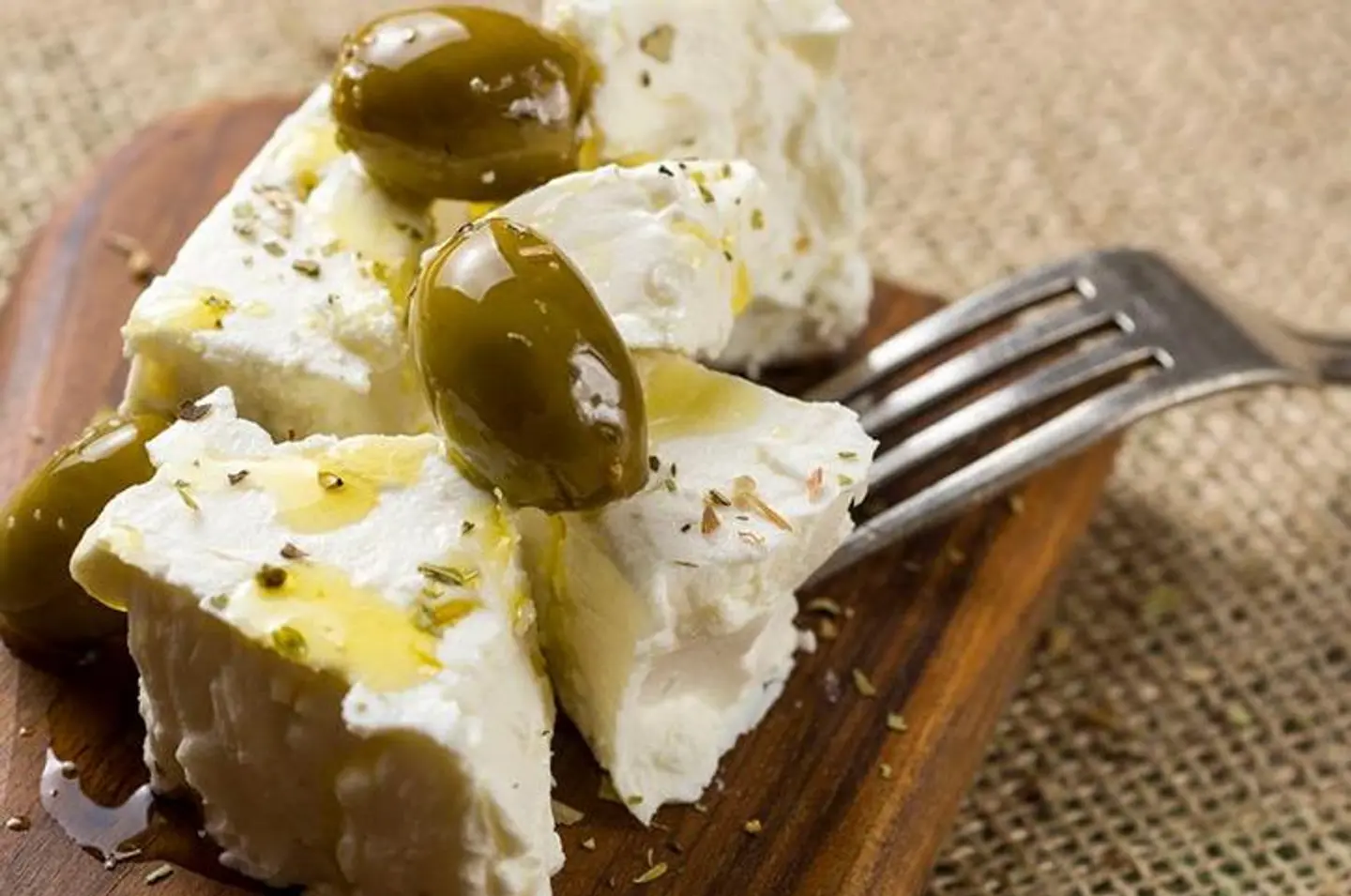 جبنة زيتون - وسط