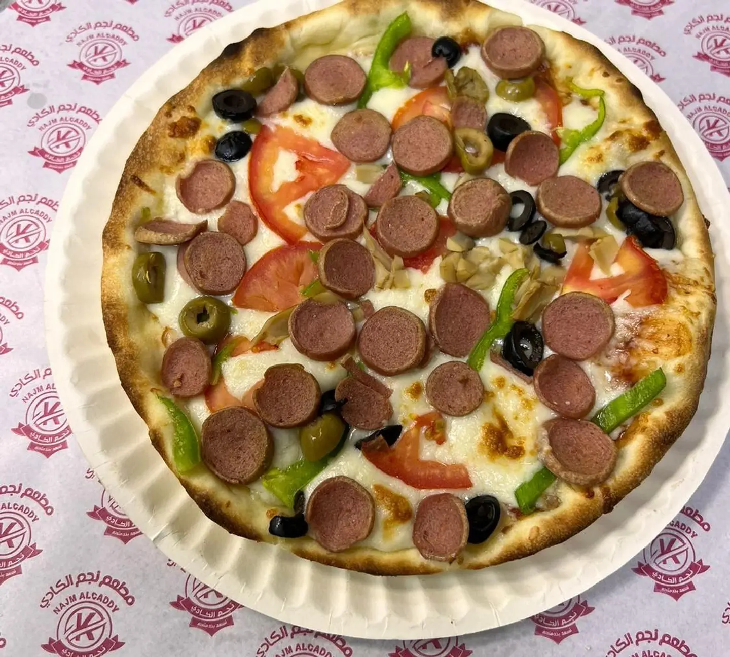 بيتزا نقانق - صغير