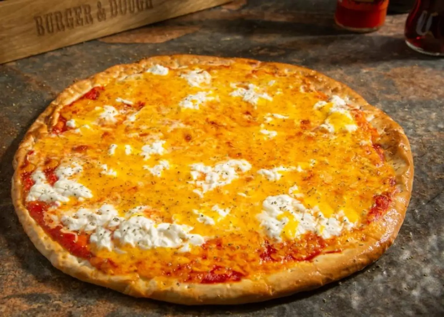 بيتزا مكس جبنة - صغير