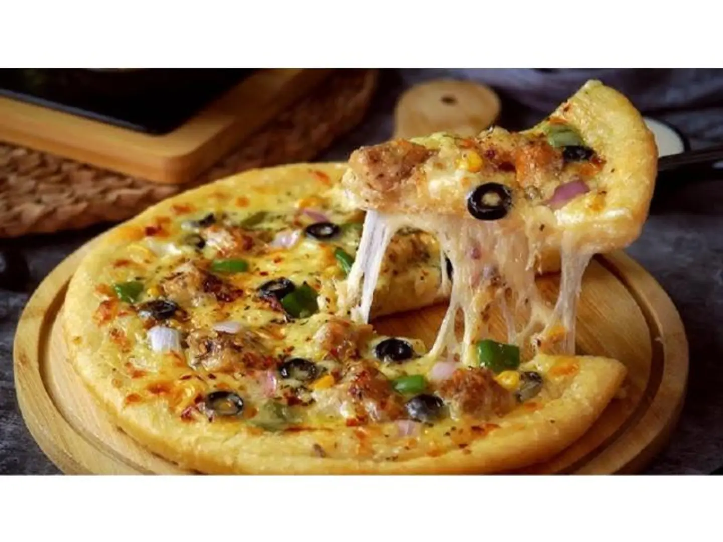 Chicken Malai Boti Pizza - Medium