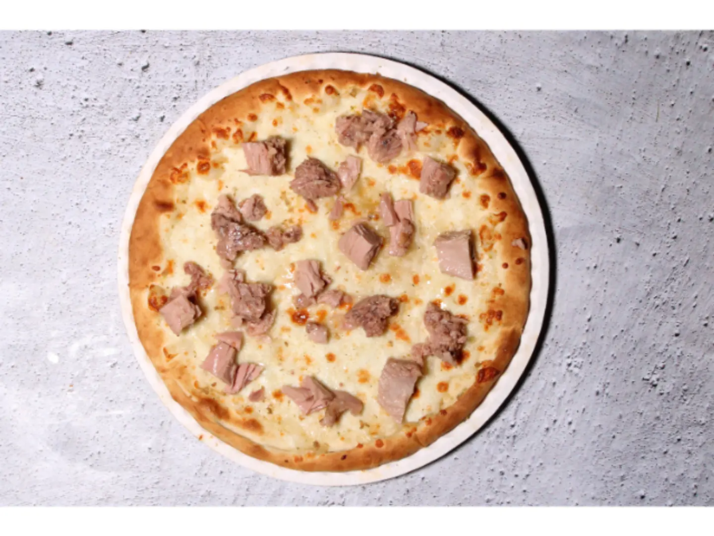 Pizza With Tuna - Large