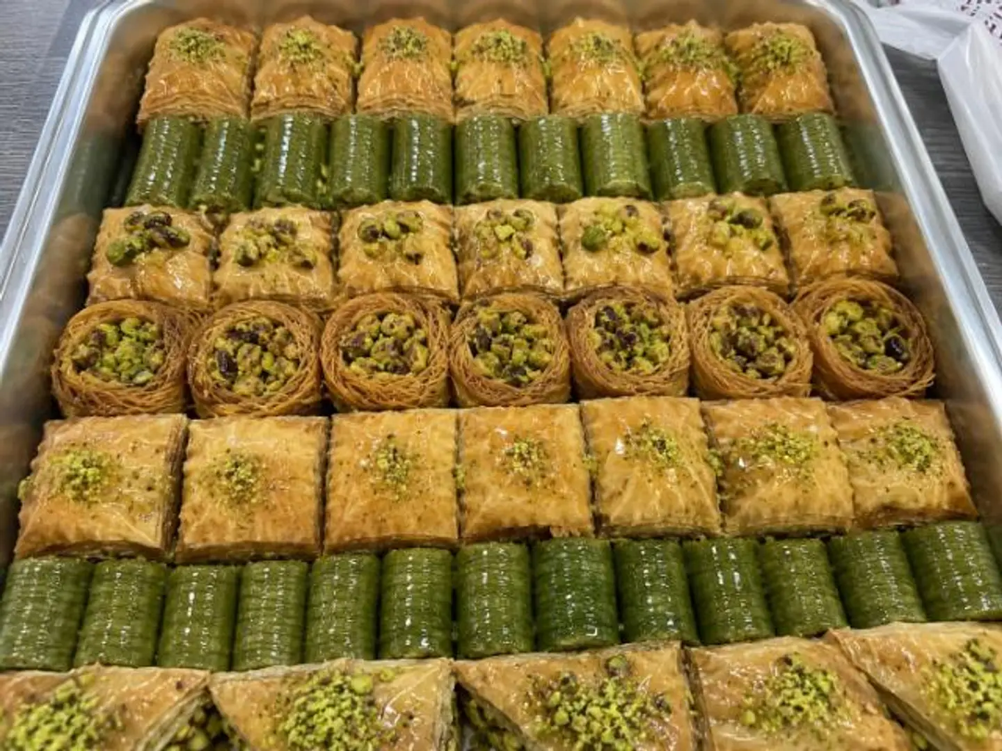 علبة بقلاوة - كيلو و نصف