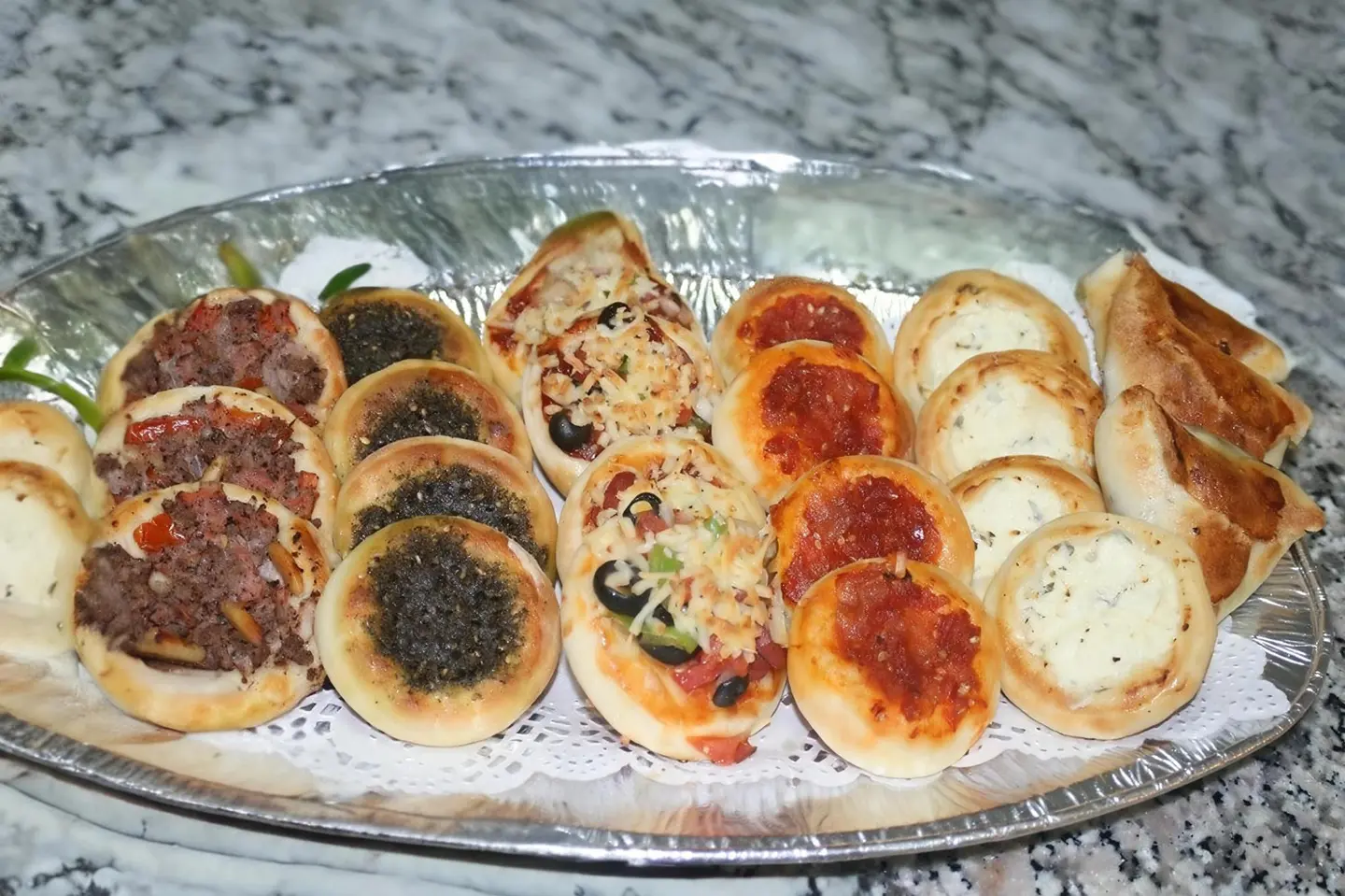 Round Pastries - 5 Pieces