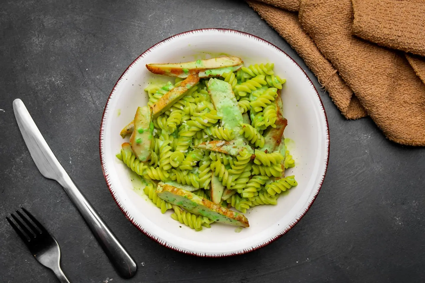 Pesto Pasta Chicken - Medium