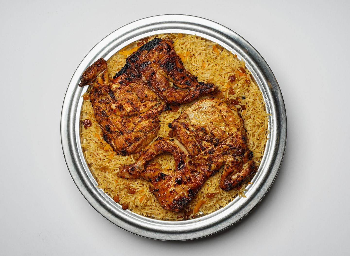 دجاج على الفحم مع الرز - نص حبة دجاج
