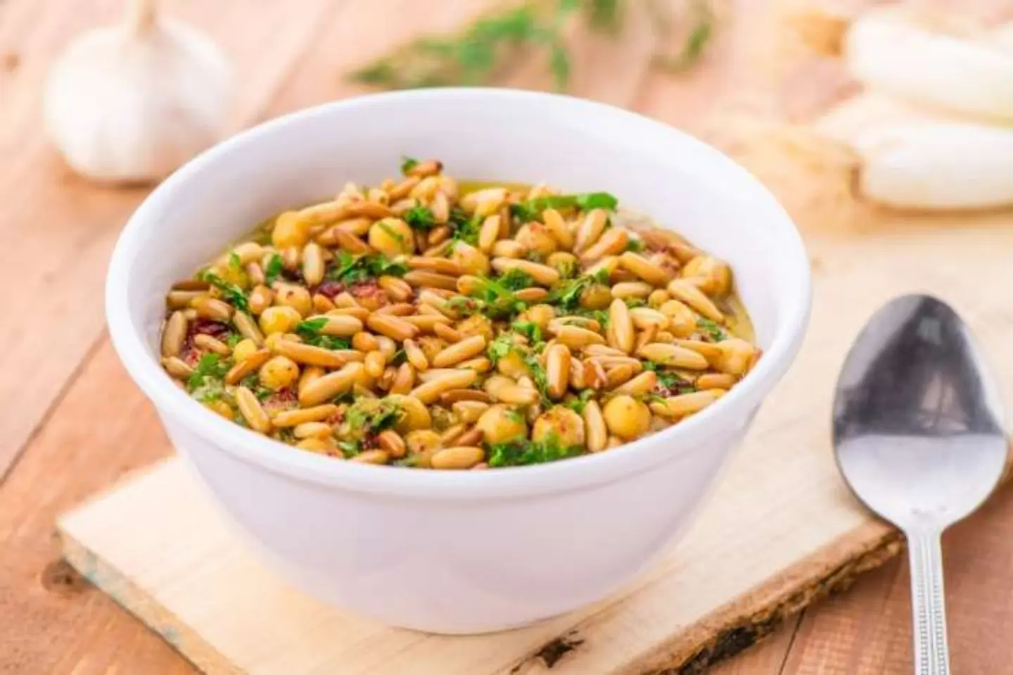فتة هاشم بالزيت والصنوبر والمكسرات - صغير