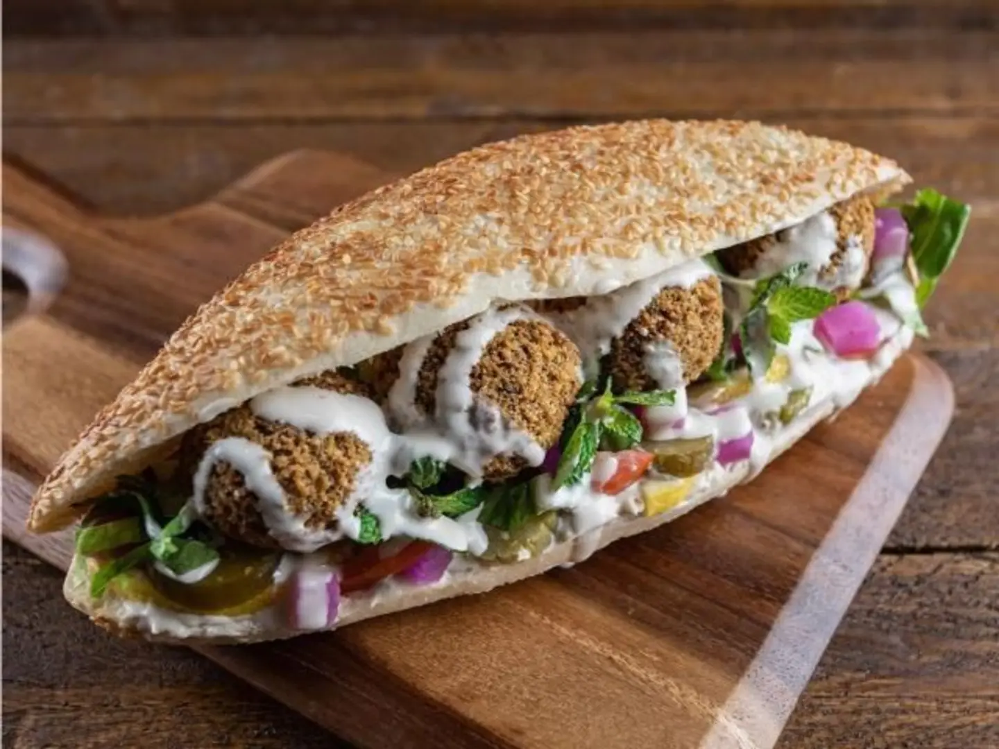ساندوتش صامولي فلافل مع البيض - بدون جبن
