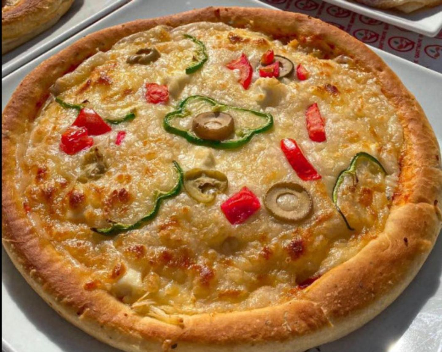 Shrimp Pizza - Medium