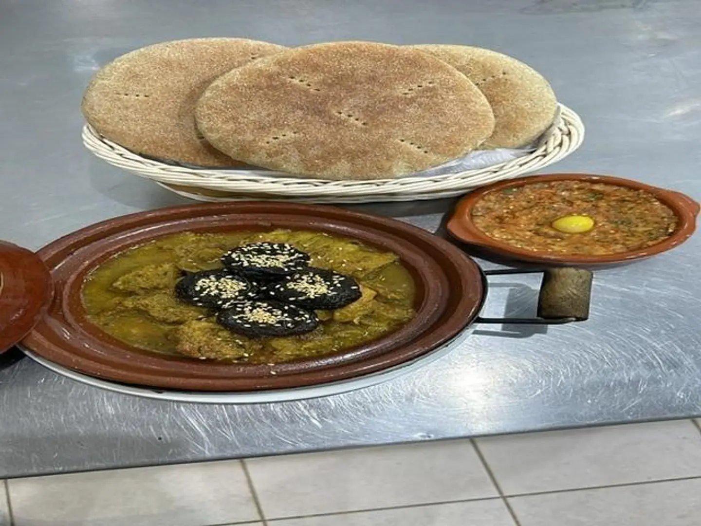 لحم بالبرقوق - وسط