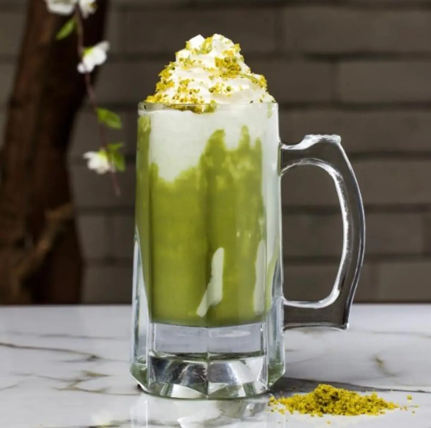 ميلك شيك بستاشيو - وسط