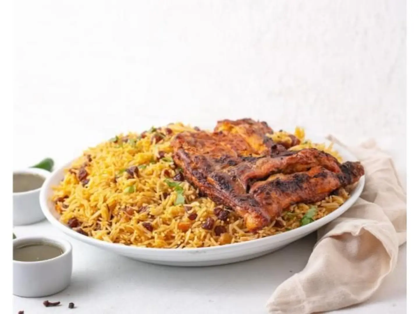 دجاج على الفحم مع الرز - نص