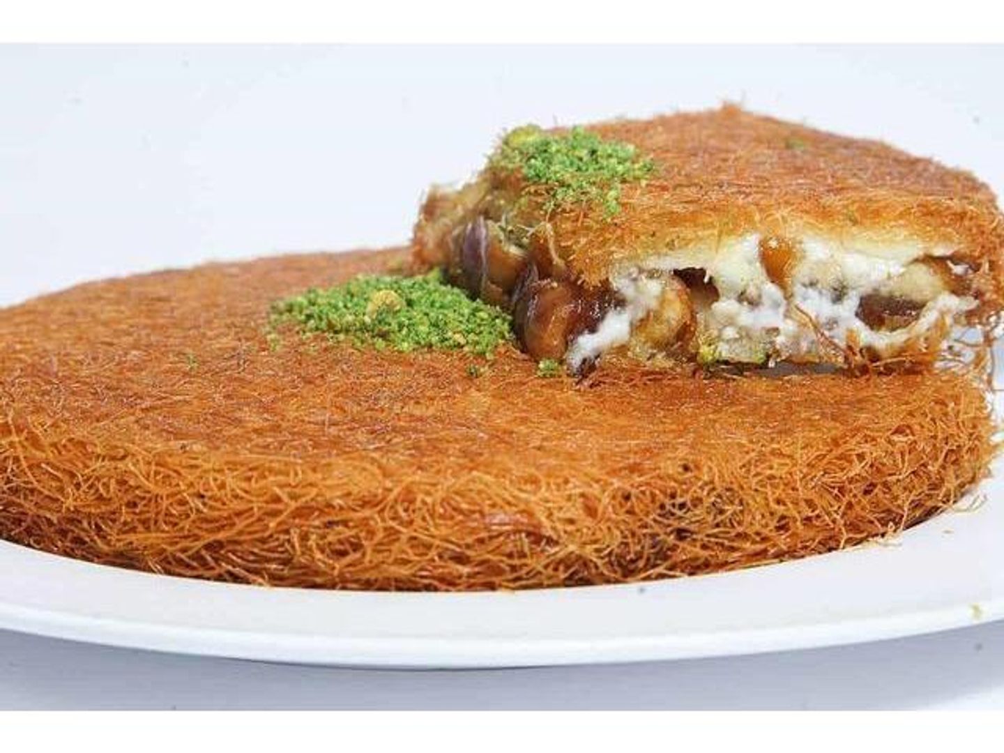 كنافه قشطة وتمر - صغير