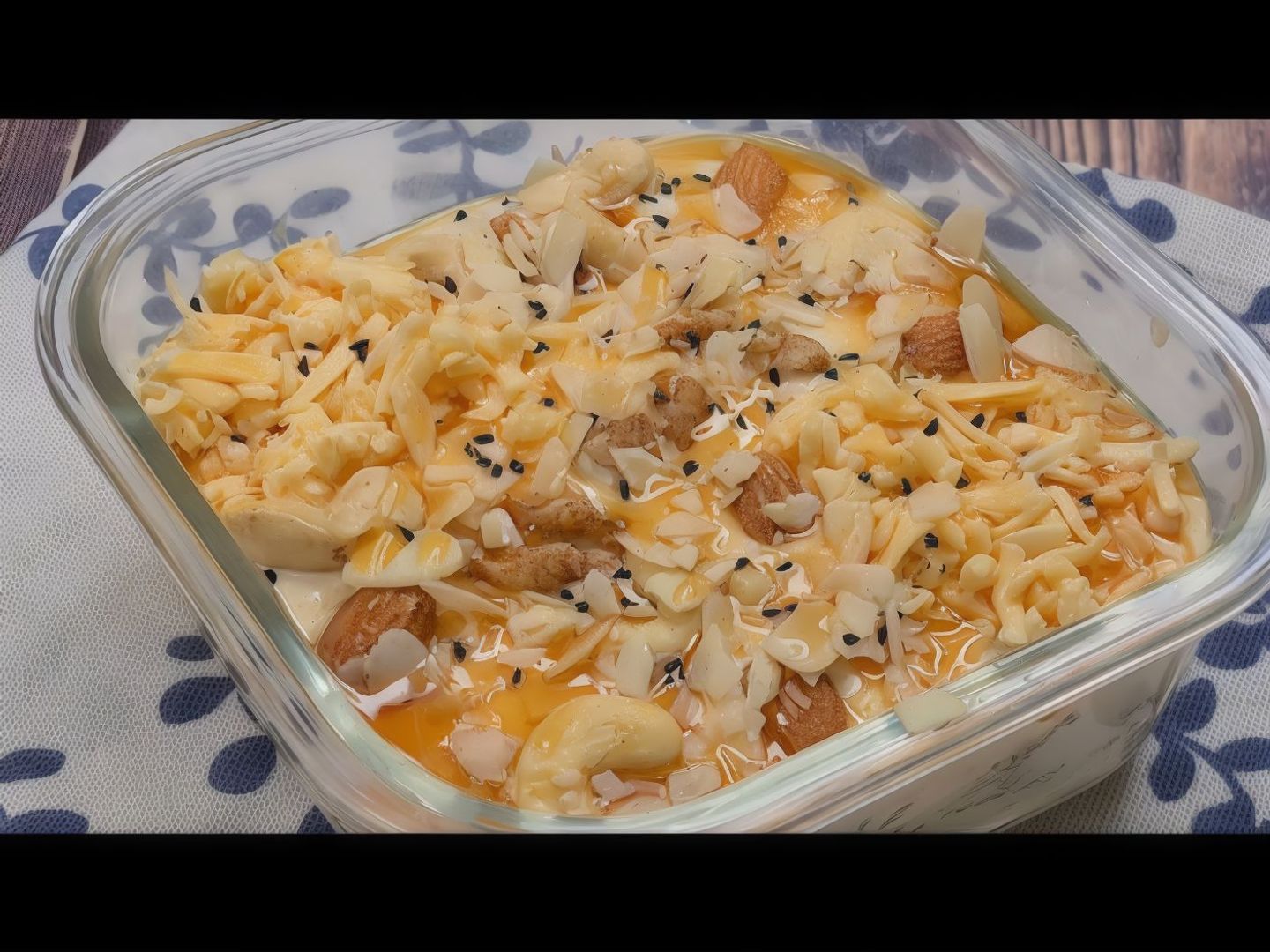 Royal Areekah With Nuts - Medium