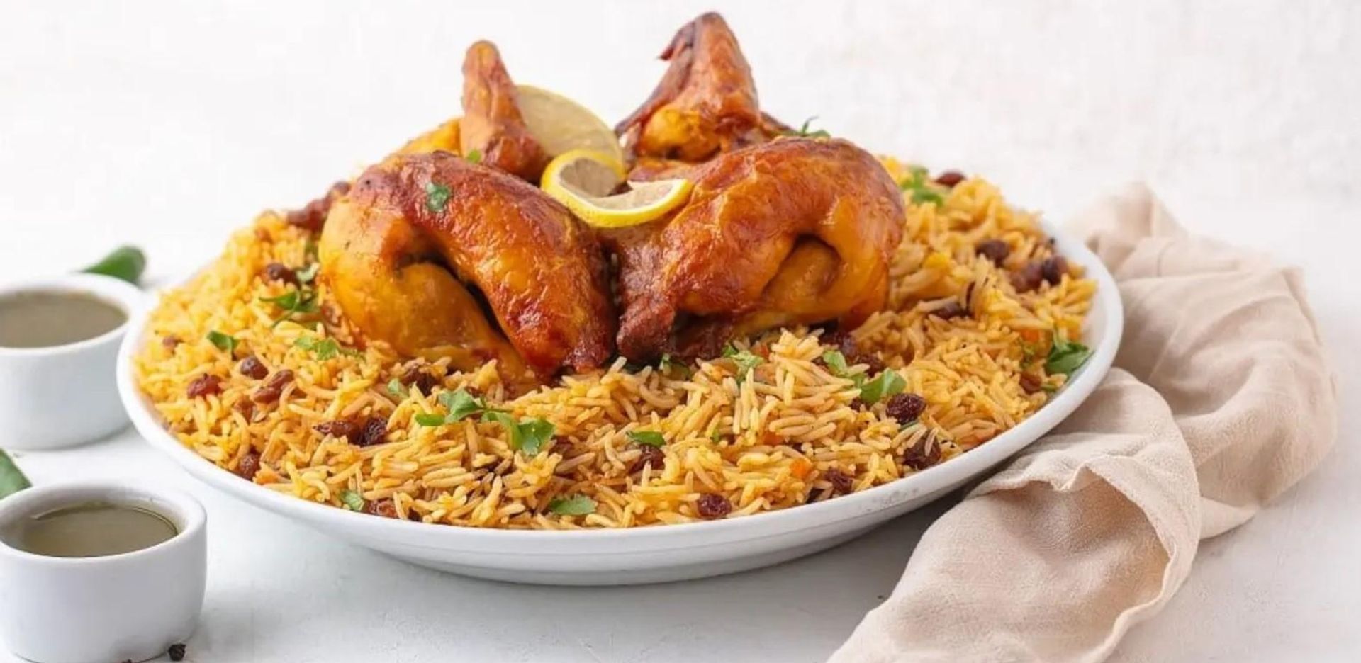 دجاجة على الفحم مع أرز - نص حبة دجاج