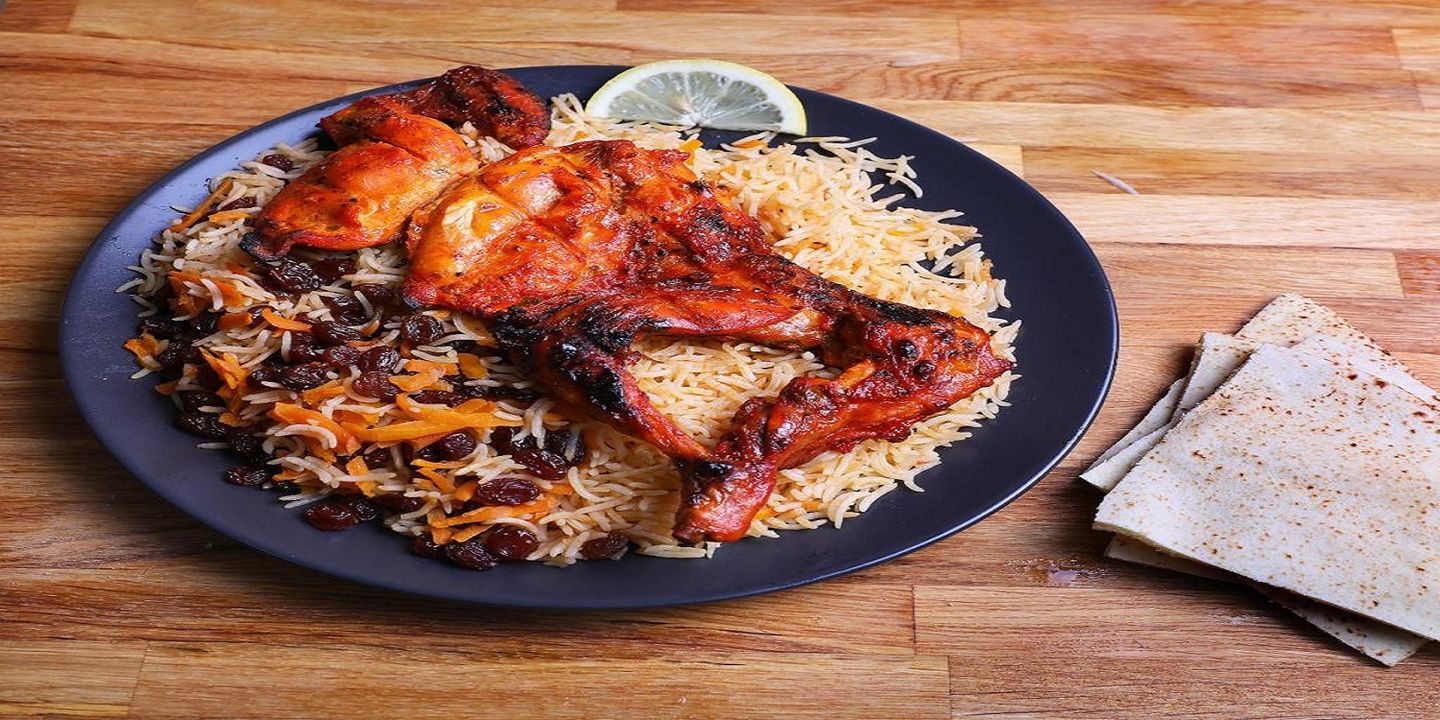 مطعم امواج البخاري hero