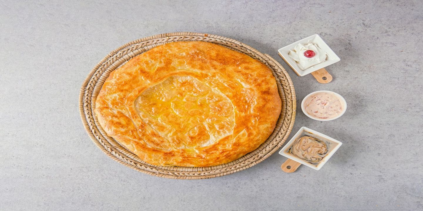 Meshaltet and pizza cover