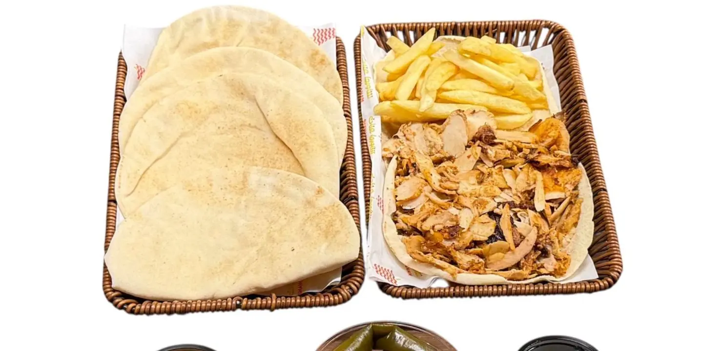 شاورما عنان cover