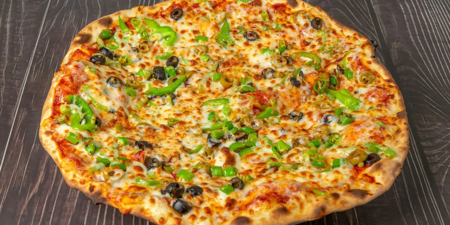 بيتزا مذاق التاج cover