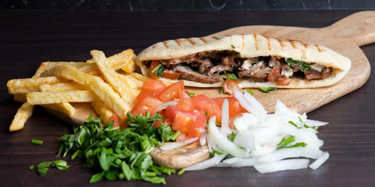 Yanbu Alrafidayn Restaurants cover