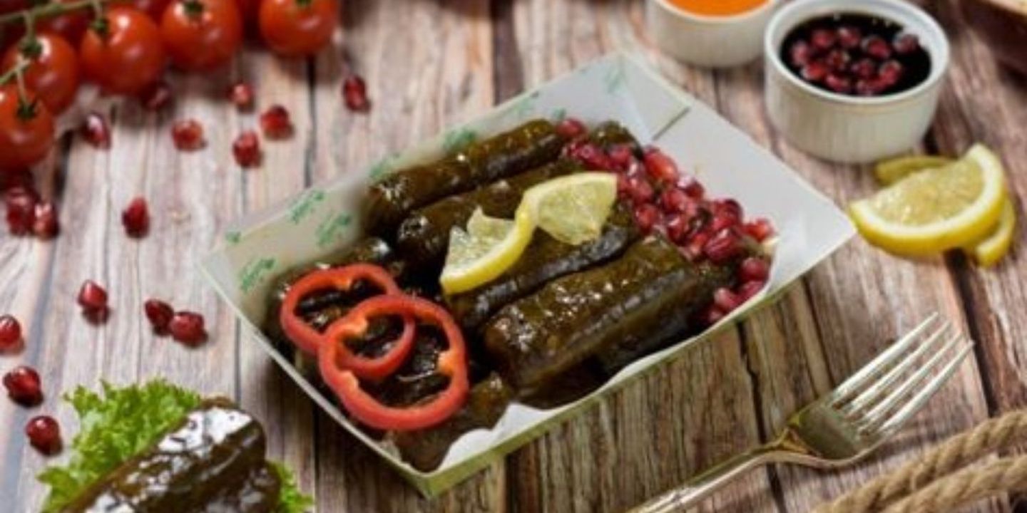 جذور العنب cover