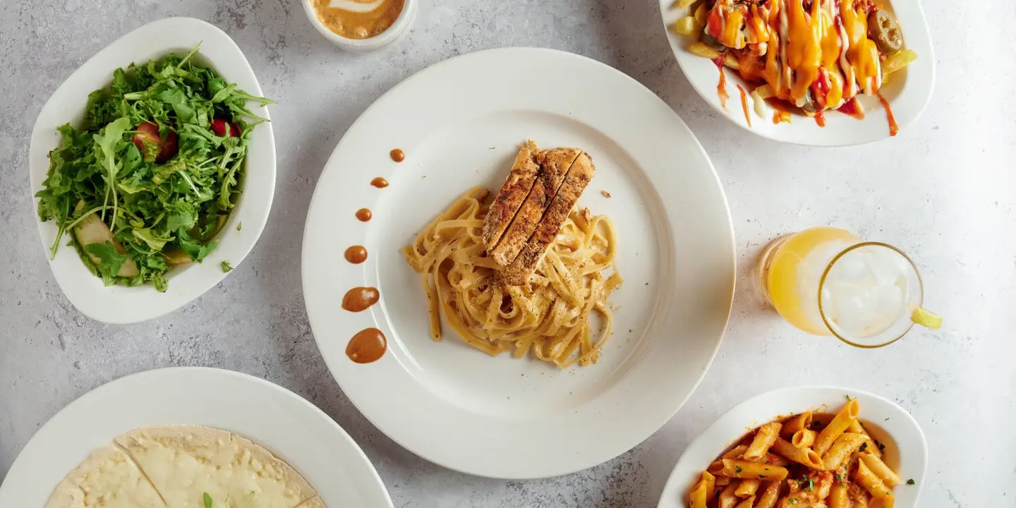 لاسيرا لاونج cover