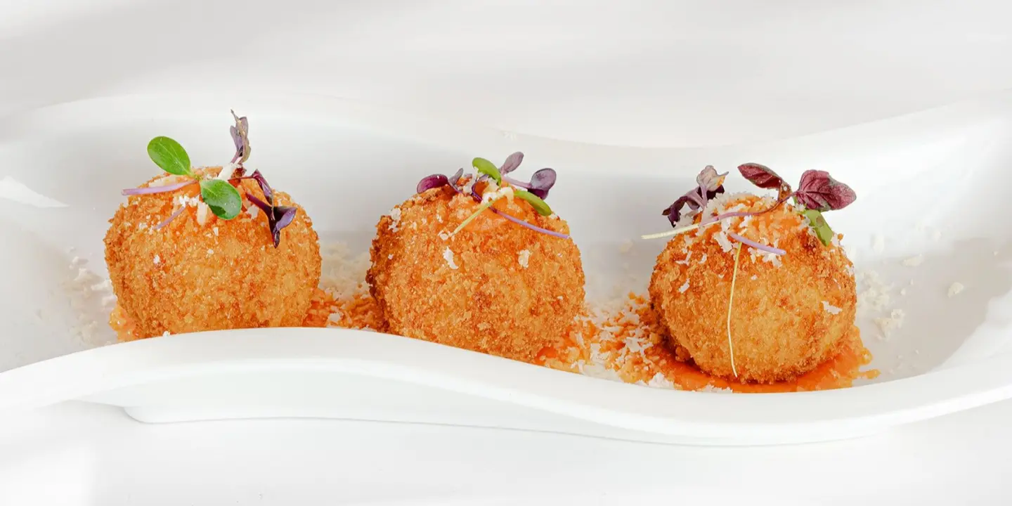 ارينا بيزاريا cover