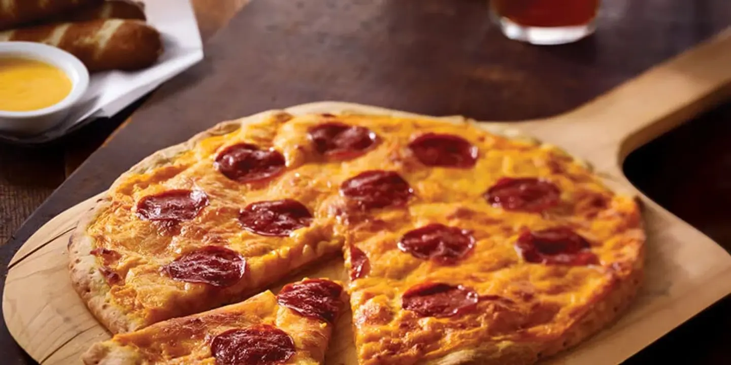 مطعم بيتزا ون cover