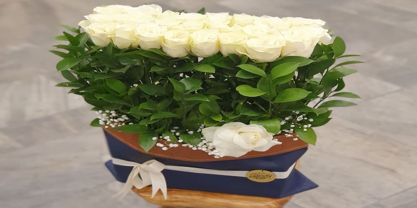حكاية ورد cover