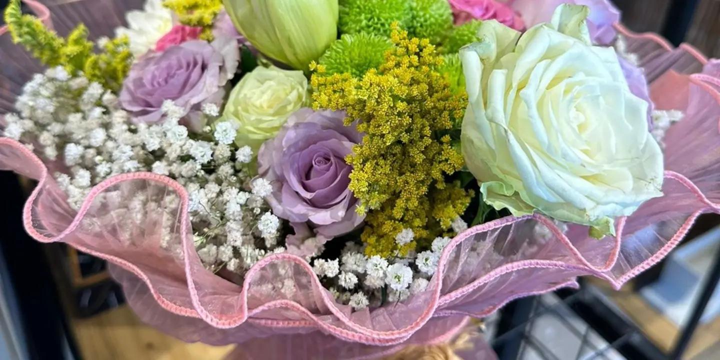 THE LUXURY ROSE cover