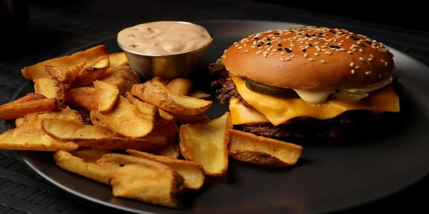 بي اند بي cover