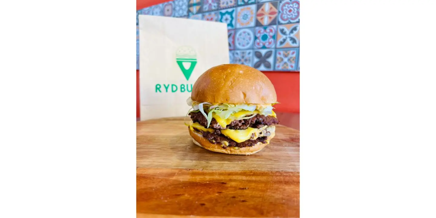  رياض برجر cover