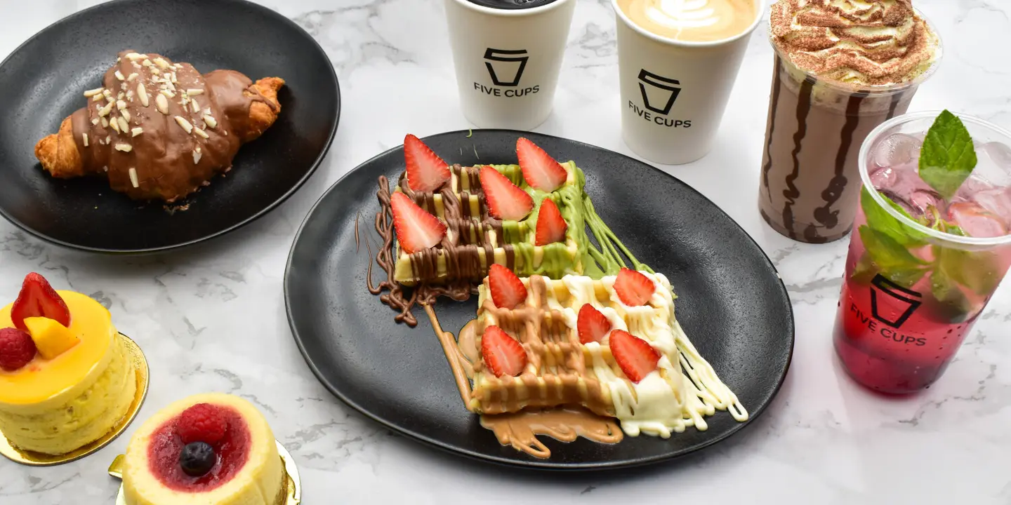 الأكواب الخمسة  cover