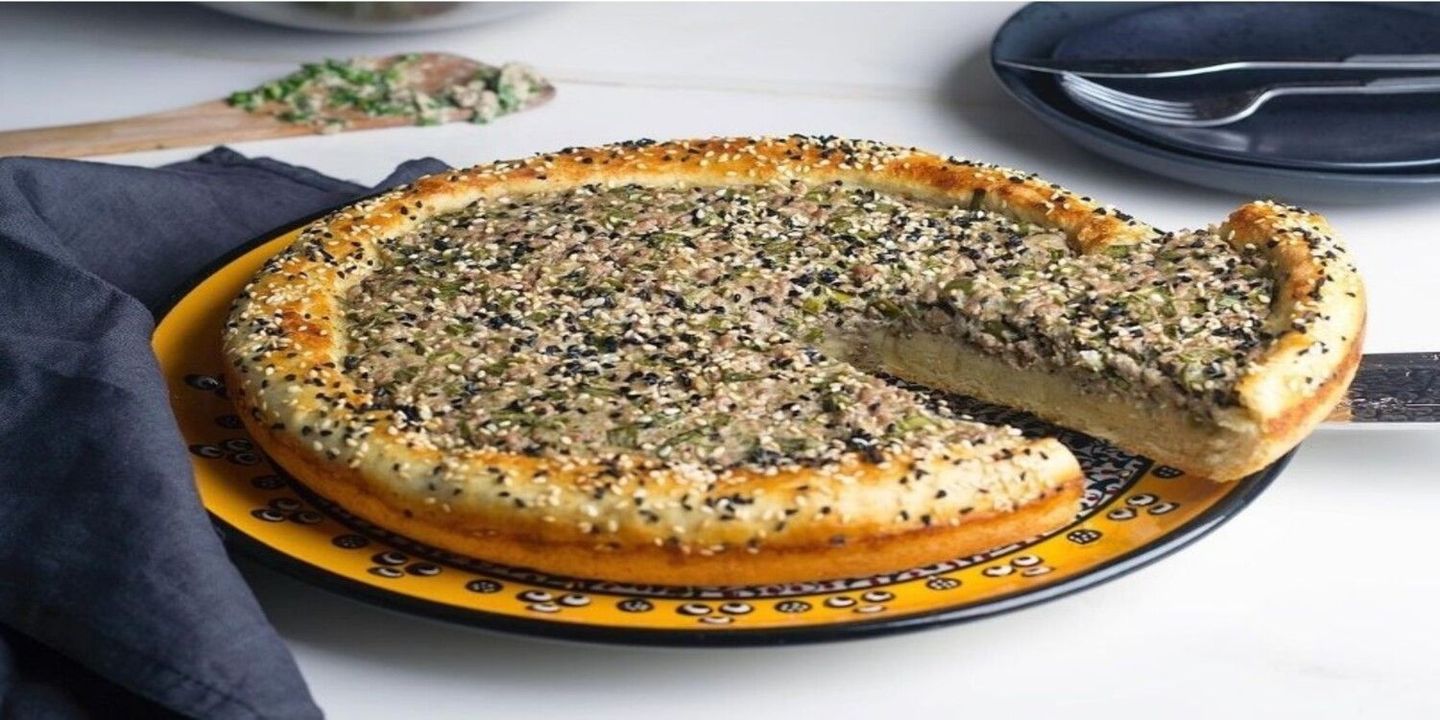 عيش ولحم  cover