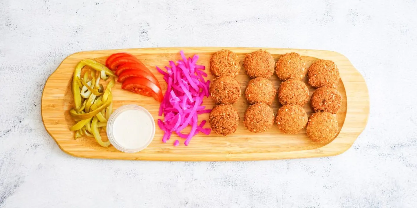 حوت الفلافل cover