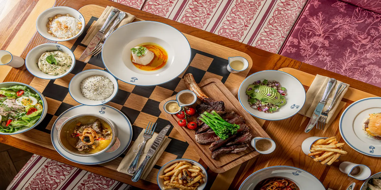 Cafe Laperouse cover