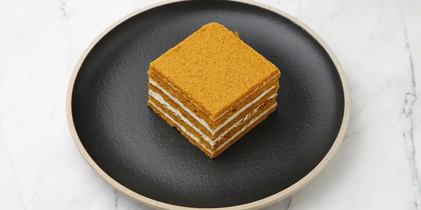 توب لاونج cover