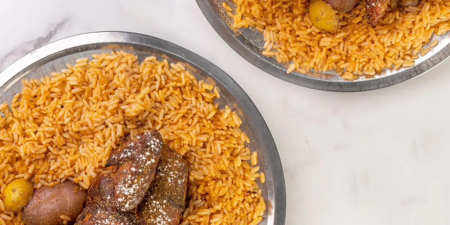 مطعم شواية الشجرة cover