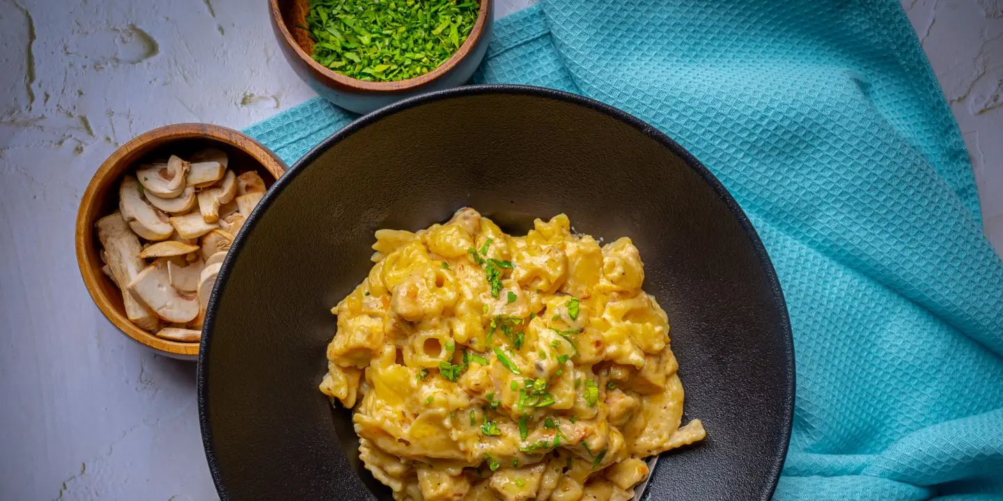 بيادا اند باستا cover