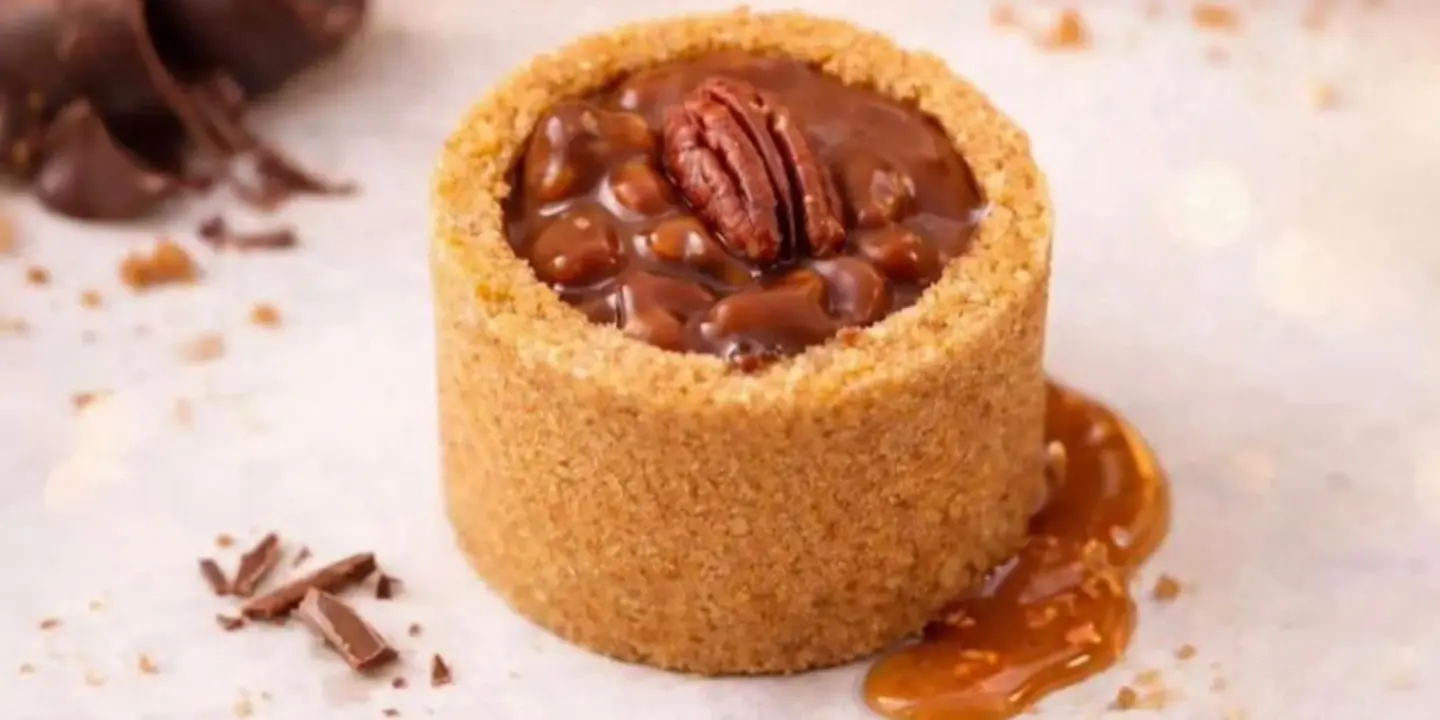 Crust and cream cover