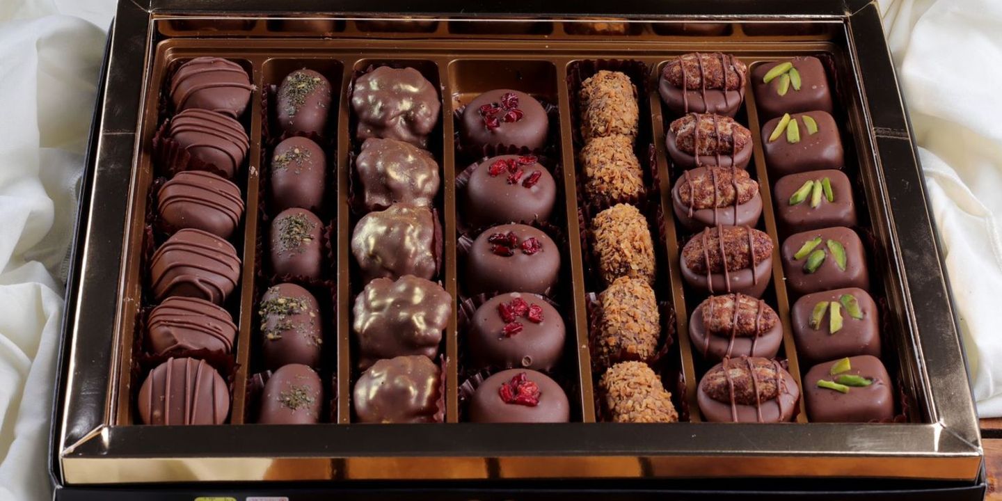 Queen BAKERY SWEET cover