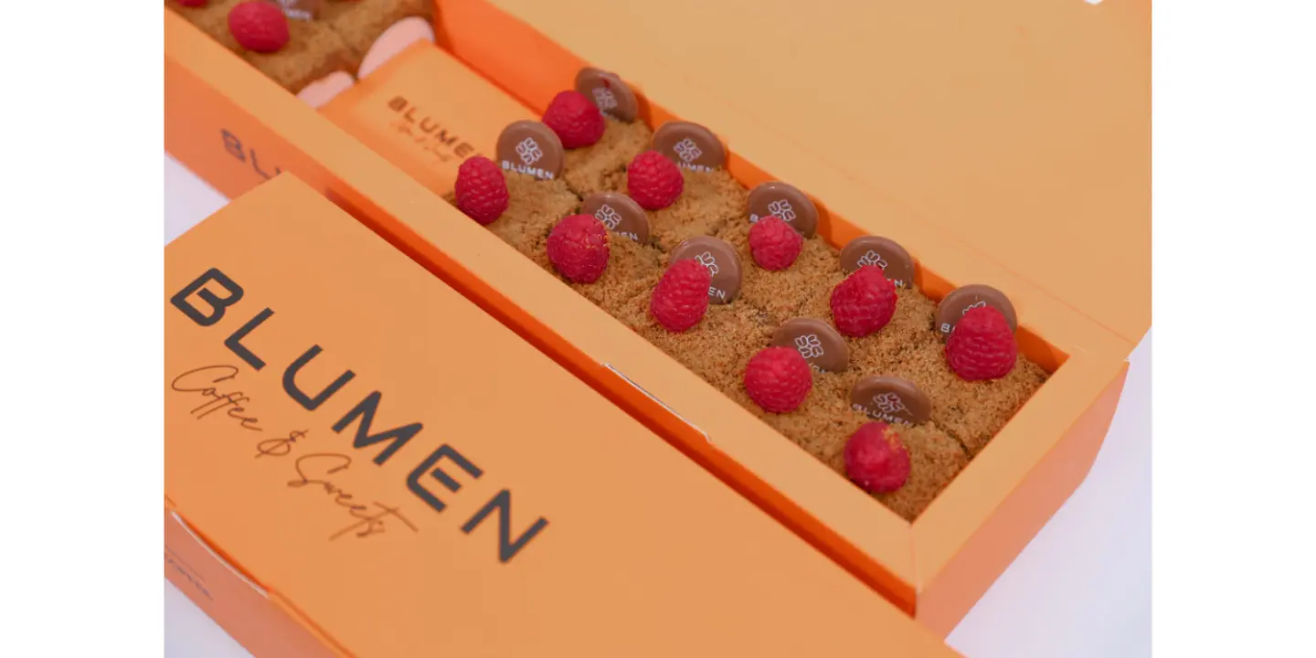 Blumen Cafe cover