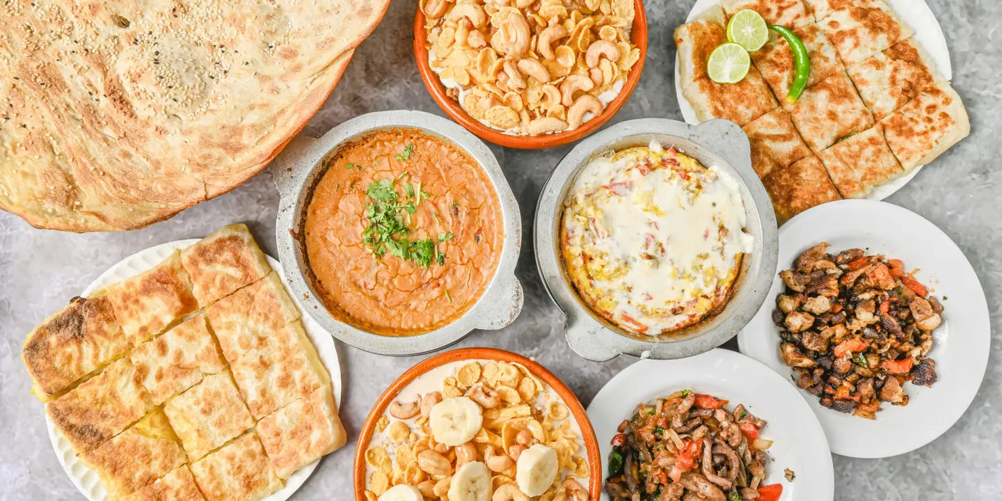 مطعم منحاز cover