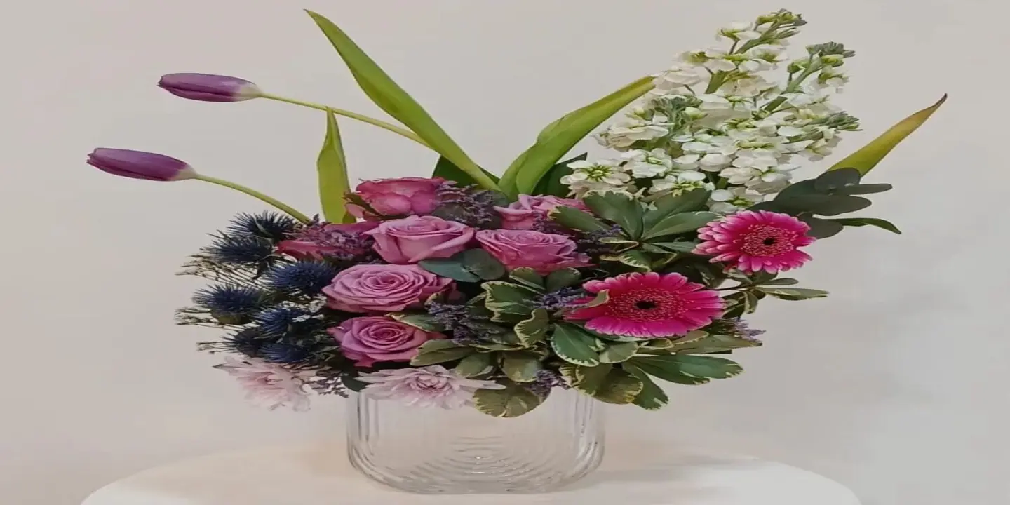Roses And Gifts Raseel cover
