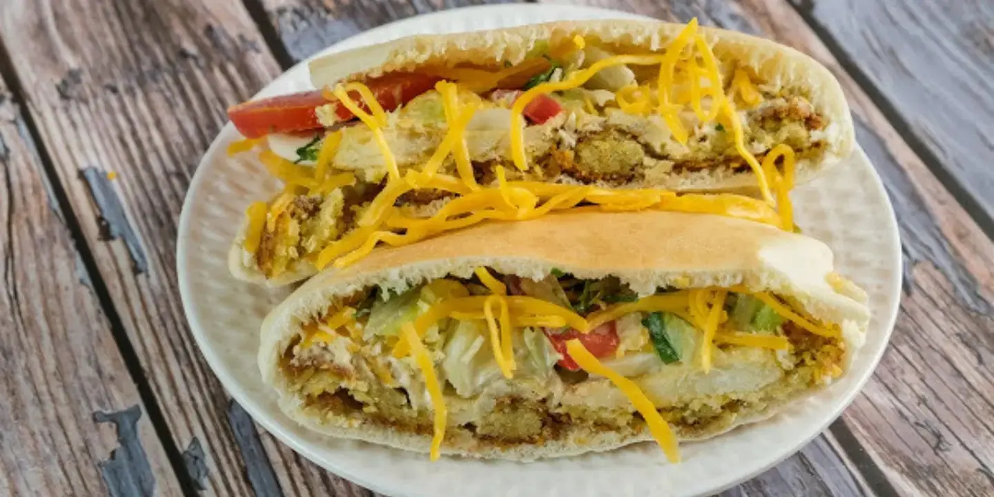 Amer Sandwich cover