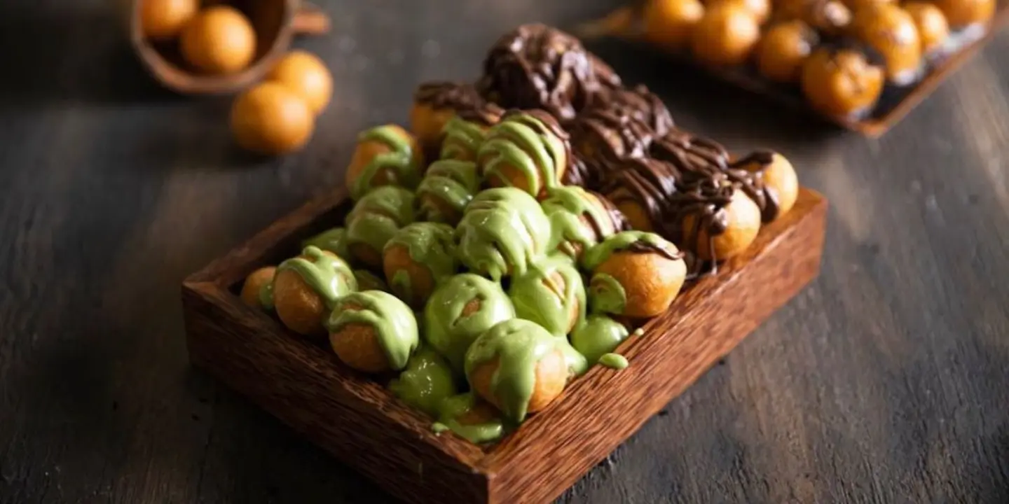 اللقيمات الذهبية cover