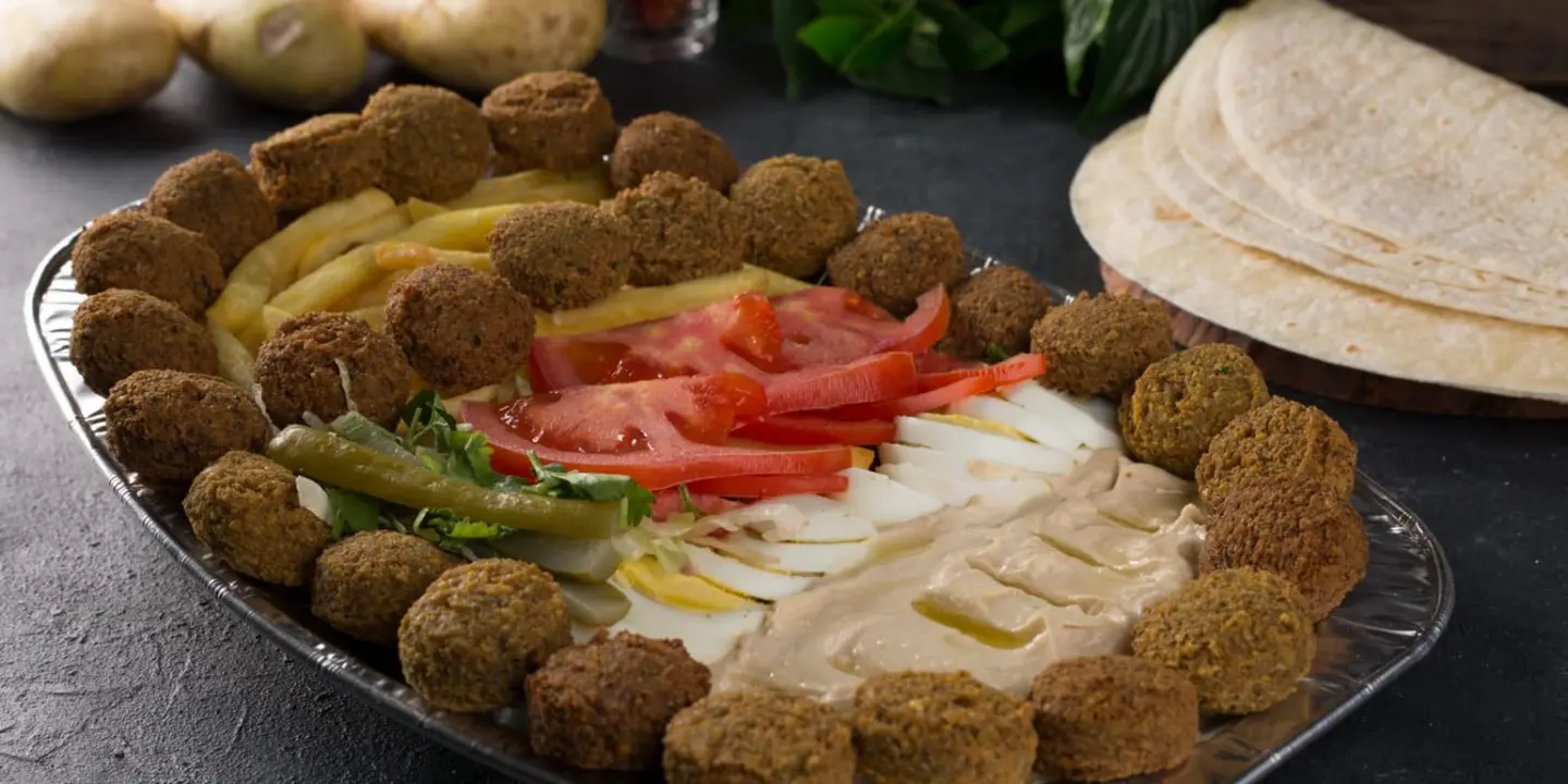 فرن وفلافل cover